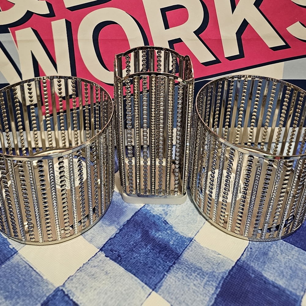 Candle & soap holder bundle from bath and body works